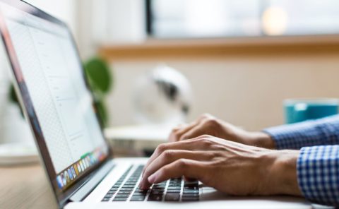 Man using a Macbook